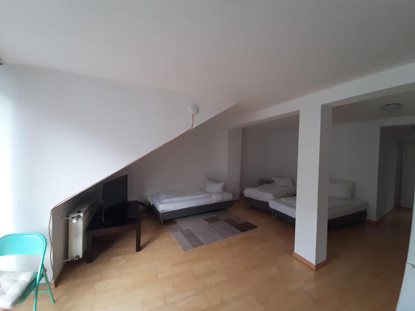 Avi Burgplatz Düsseldorf