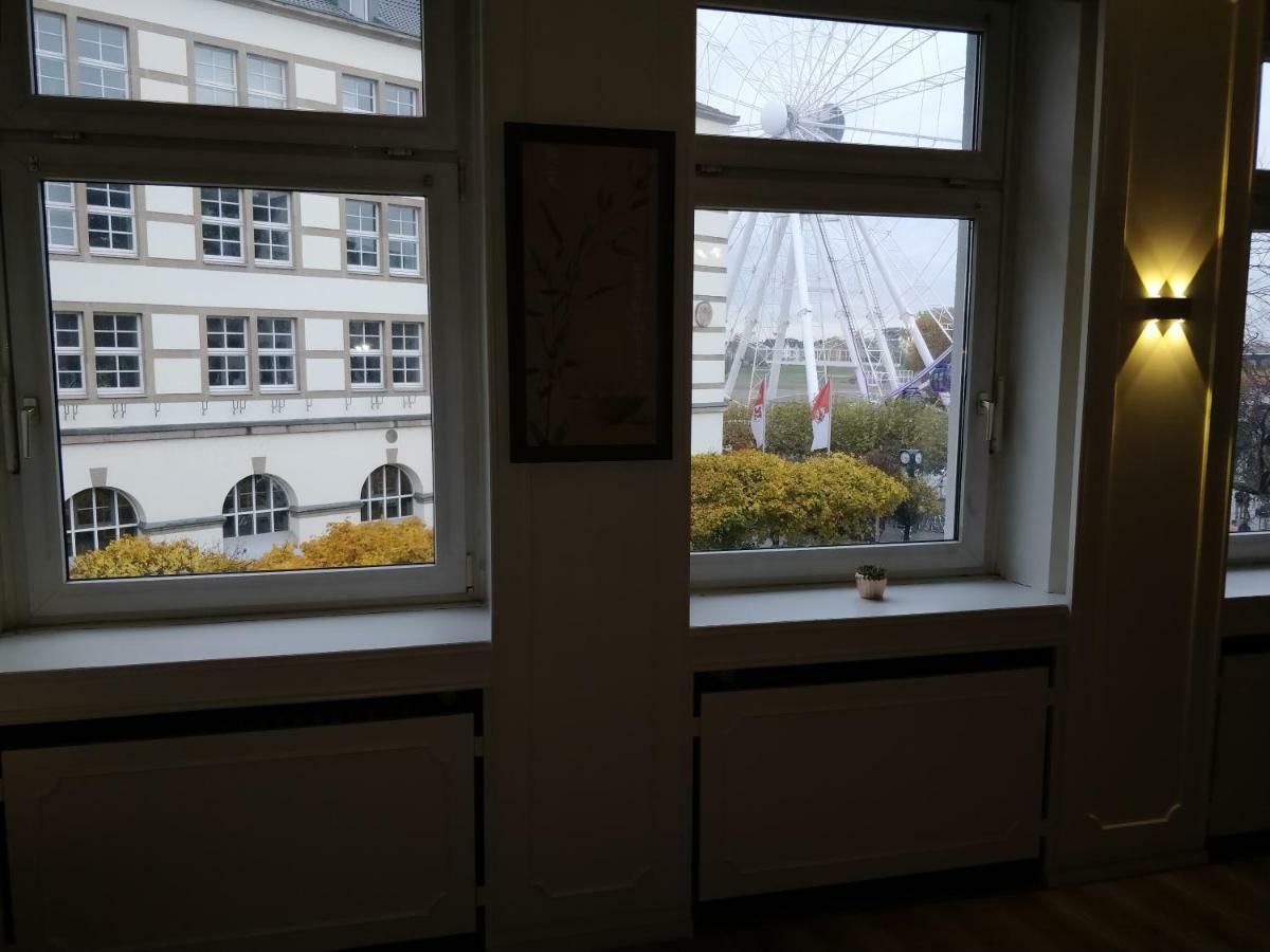 Avi Burgplatz Düsseldorf