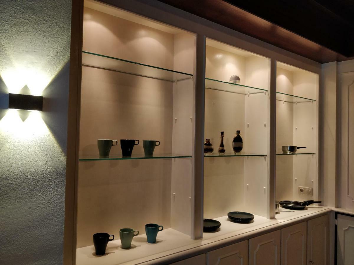 Avi Burgplatz * Düsseldorf