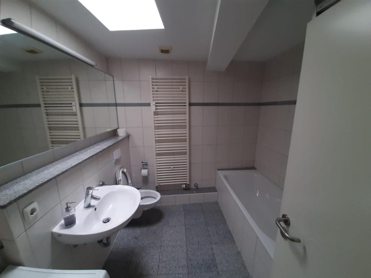 Avi Burgplatz Apartment Düsseldorf