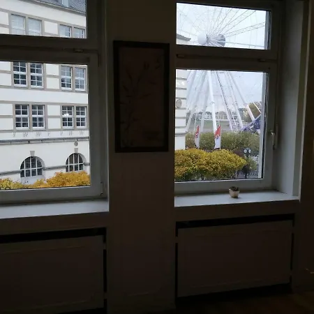 Avi Burgplatz Düsseldorf
